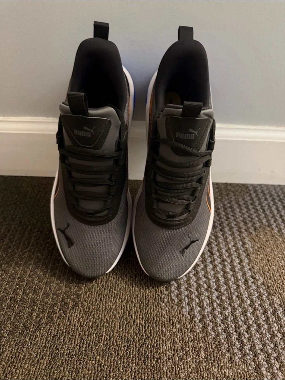 Puma Men's Gray and Black Sneakers with Orange Trim
